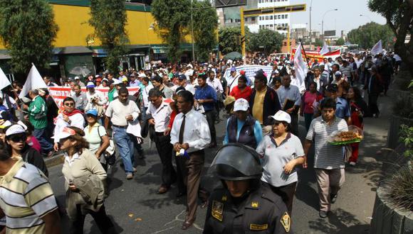 Trabajadores de la CGTP iniciaron marcha hacia al Congreso de la República [VIDEO]