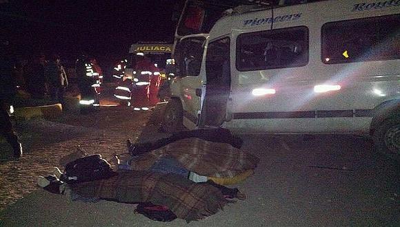 Juliaca: 14 muertos y 6 heridos deja choque frontal entre camión y combi