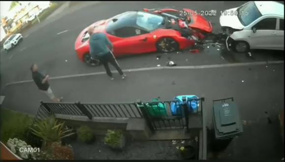 Las autoridades del Reino Unido aun no logran hallar al conductor, pero lograron requisar el vehículo. (Foto: Captura de video)