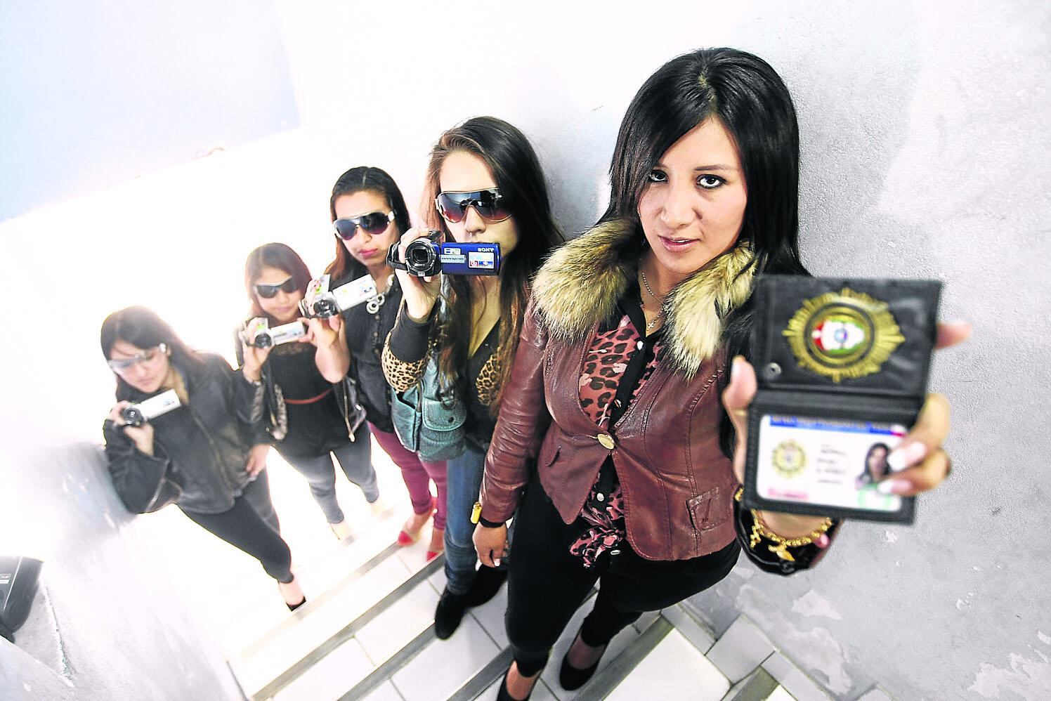 Detectives femeninas descubren a todos los "tramposos" 