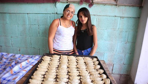 Familia vende empanadas para poder solventar trasplante de corazón de hija de 12 años