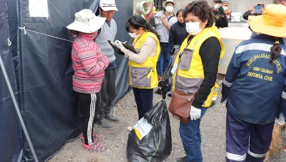Arequipa: Entregan bolsa con alimentos y ropa a familias damnificadas por lluvias