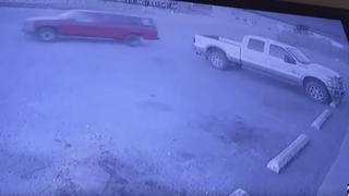 Ladrón es víctima de robo mientras él asaltaba una tienda | VIDEO