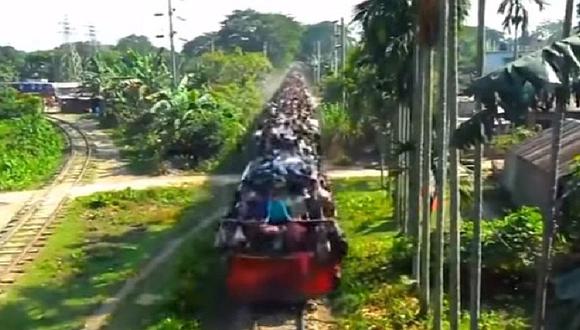 YouTube: Mira este alucinante viaje en tren en la India [VIDEO]