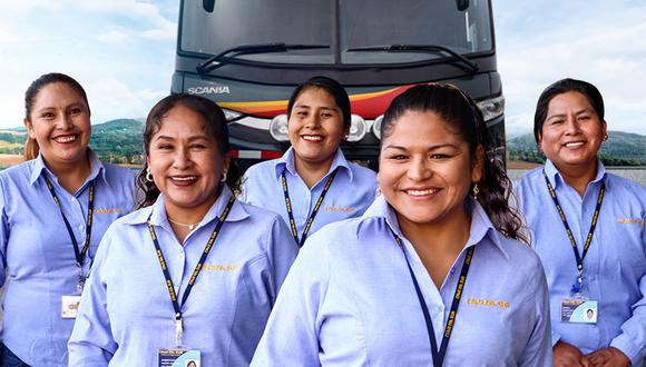 Empresa de transportes Cruz del Sur presentó a su primer staff de conductoras profesionales. (Foto: Cruz del Sur)