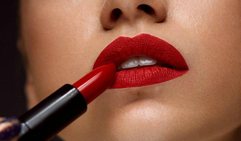 3 tonos de labial para que tus dientes luzcan más blancos