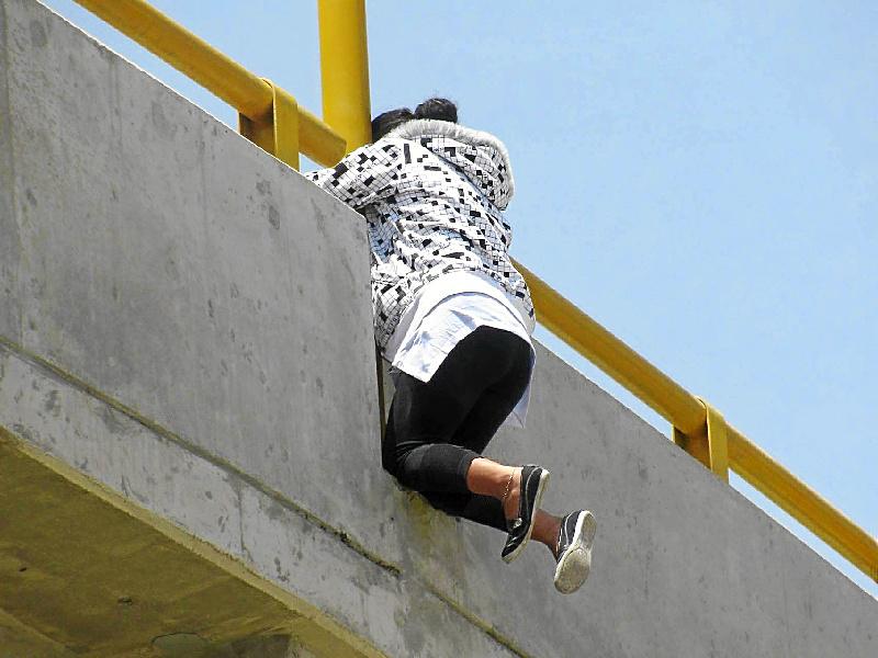 Embarazada quiso matarse