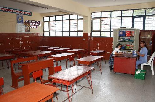 Niños pasan unas mil horas por año sentados en el salón de clases 