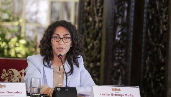 Leslie Urteaga agradeció al Parlamento por no censurarla.