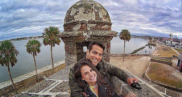 Ernesto Jiménez se vuelve un poeta y dedica hermosas líneas a su pareja