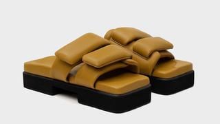 Diseñan sandalias ortopédicas cuadradas, sostenibles y cómodas
