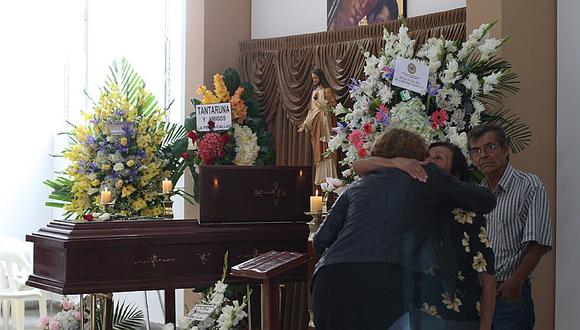 Ciro Castillo: Así fue el doloroso funeral de Rosario García [FOTOS]  