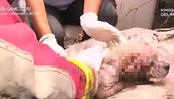 Perro se salvó de morir en incendio en depósito de llantas de Comas