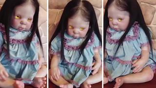 "Muñeca poseída" conmociona en redes por su intrigante mirada (VIDEO)