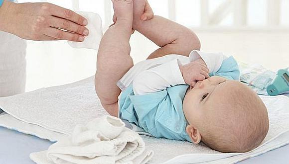 ¿Limpias a tu bebé con toallitas húmedas? Alerta con esta información 