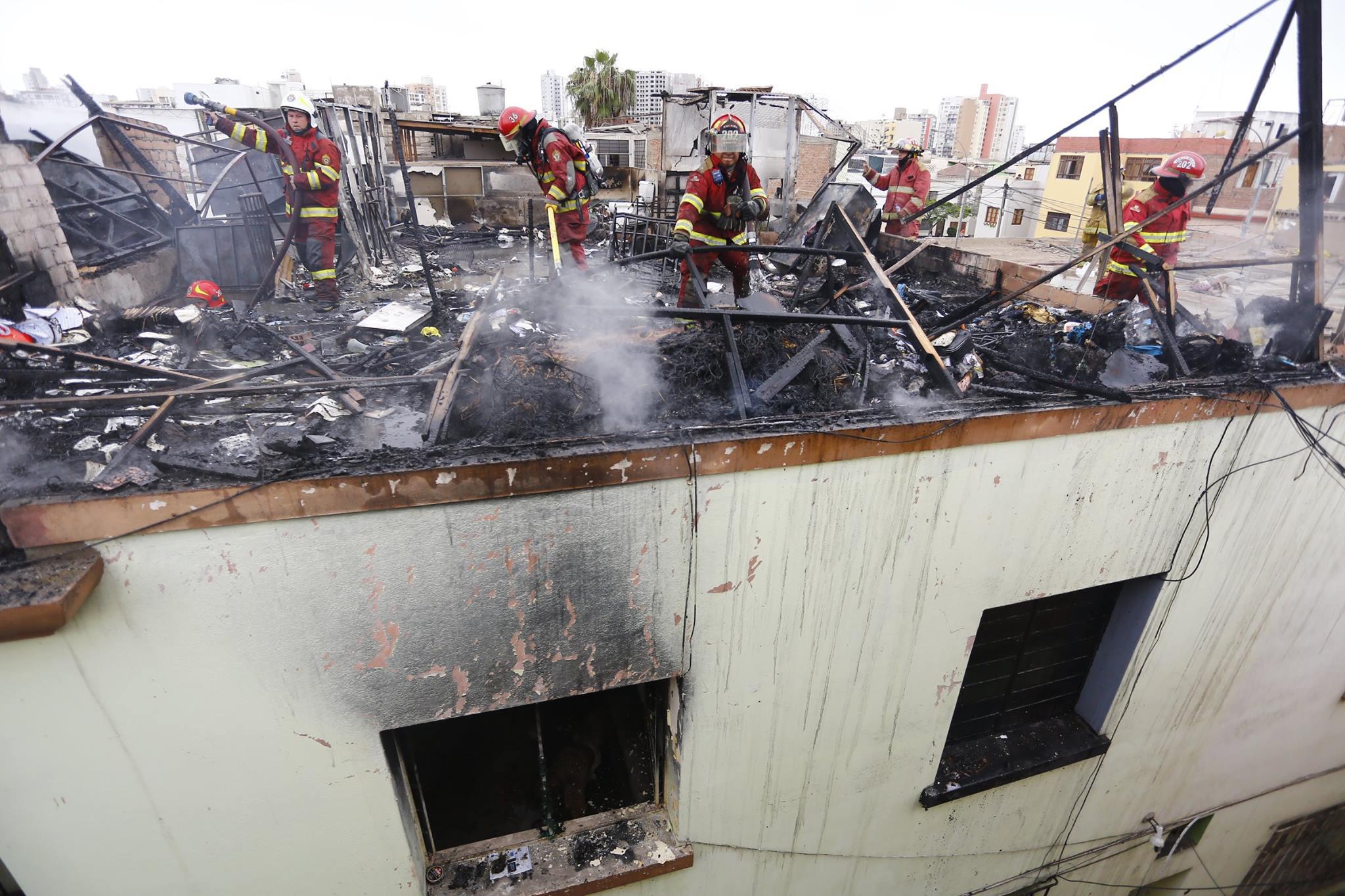 Así quedó el predio multifamilar en Jesús María tras incedio de gran magnitud [VIDEO]