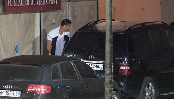 Captan a Cristiano Ronaldo orinando en plena vía pública [FOTOS]