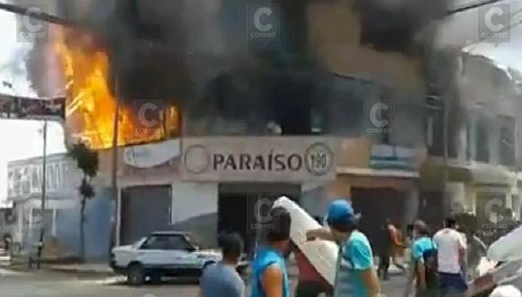 Villa El Salvador: incendio de grandes proporciones se produce en tienda de muebles