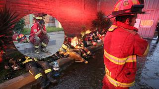 El Agustino: Bomberos lloran muerte de compañeros en incendio en almacén del Minsa   