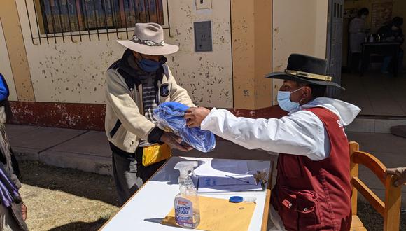 Más de 21 kits de abrigo se entregaron a población vulnerable por bajas temperaturas (Foto: Mininter)