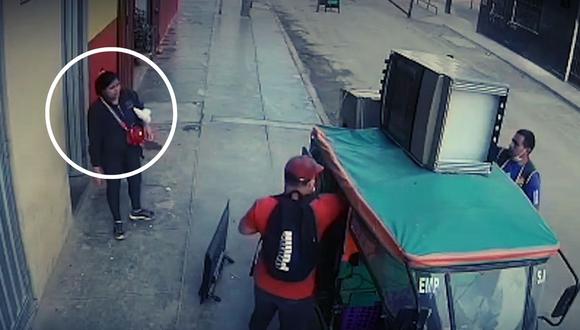 Mujer le robó a su expareja | FOTO: Extraída de video de El Popular