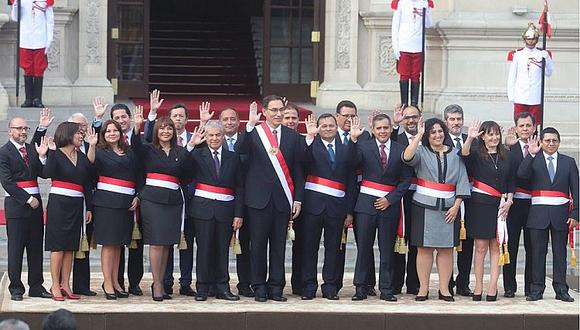Presidente Martín Vizcarra juramentó hoy a su nuevo gabinete (FOTOS y VÍDEO)