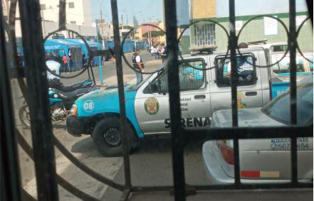 Los vecinos que viven aledaños al Hospital Negreiros, en el Callao, piden que reubiquen los toldos que instaló el mencionado nosocomio donde se realizan pruebas de descarte de coronavirus (COVID-19) a las personas con posibles síntomas de esta enfermedad. (Foto EsSalud)