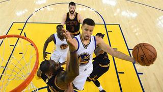 NBA: Cavaliers vuelven a Cleveland con el agua al cuello frente a los Warriors