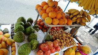 8 alimentos prácticos y saludables que puedes llevar a la playa