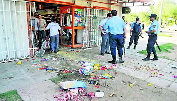 Saqueos y 19 muertos por huelga de policías