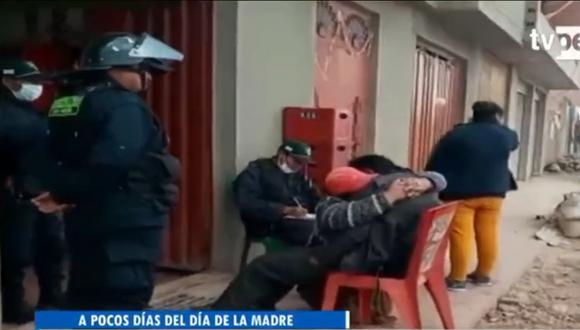 Mujer se desmaya al reencontrarse con su hijo desaparecido. Foto: TV Perú Noticias.