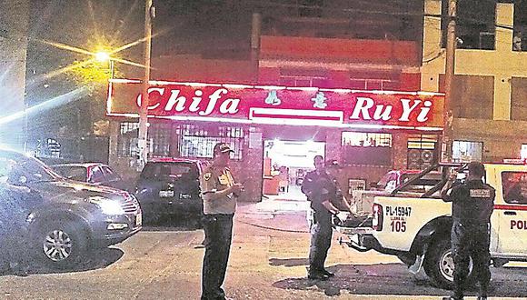 Cercado de Lima: mafia china deja "regalo horrendo" dentro de chifa (FOTOS)