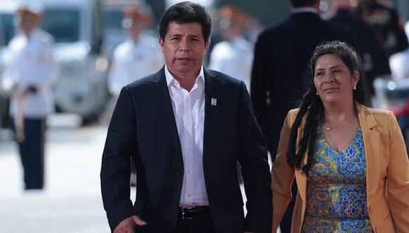 Pedro Castillo y la primera dama Lilia Paredes, 23 años mayor que su hermana Yenifer.