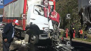 Ayacucho: Chofer muere al instante en triple choque en vía Los Libertadores