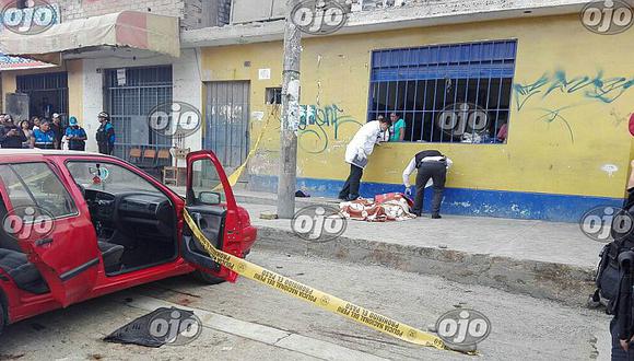 SMP: dos sicarios asesinan de cuatro balazos a joven en plena calle (FOTOS Y VIDEO)