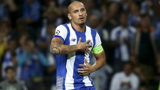 Maicon pide perdón y renueva con el Oporto antes de ir cedido al Sao Paulo 