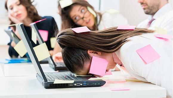 5 ejercicios de relajación para combatir el estrés laboral