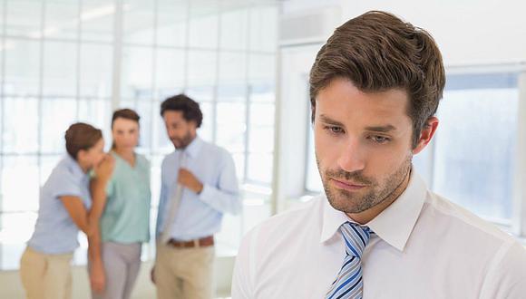 ¿Te molestan en el trabajo? 4 formas para frenar el bullying laboral