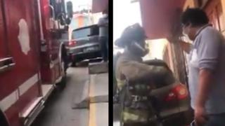 Sujeto estaciona mal su vehículo, impide el paso de los bomberos y se pone malcriado│VIDEO 