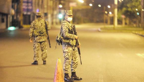 El toque de queda es una de las medidas que ha tomado el Ejecutivo, desde que inició la pandemia, para menguar la tasa de contagios del COVID-19. (Foto: GEC)