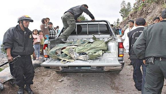 Ayacucho: Dos miembros del Ejército mueren en despiste de camioneta 