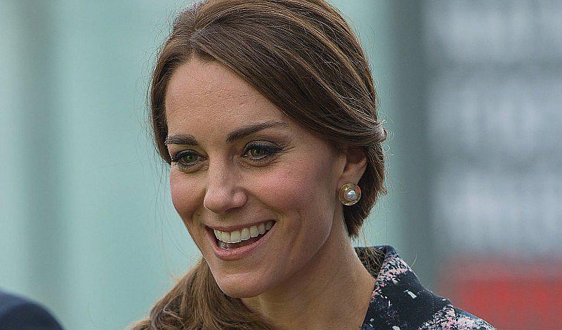 La Duquesa de Cambridge deja en claro que las tendencias son para ella y deslumbra con este look [FOTOS]