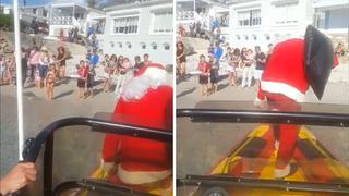 Papá Noel baja de un barco para entregar regalos a niños, pero sufre aparatoso accidente (VDIEO)