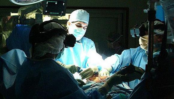 EE.UU. realiza el primer trasplante de órganos entre enfermos de sida 
