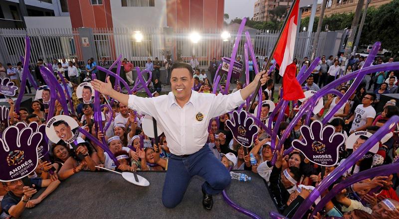 ​Andrés Hurtado 'Chibolín' hace mitin al estilo de un candidato presidencial [FOTOS]