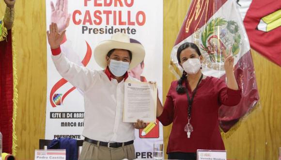 Pedro Castillo y Verónika Mendoza firmaron un acuerdo político en la segunda vuelta electora. (Foto: Perú Libre)