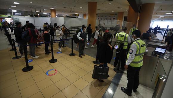 Las autoridades vigilarán la llegada de pasajeros en el Aeropuerto Internacional Jorge Chávez. (Foto: Hugo Pérez / GEC)