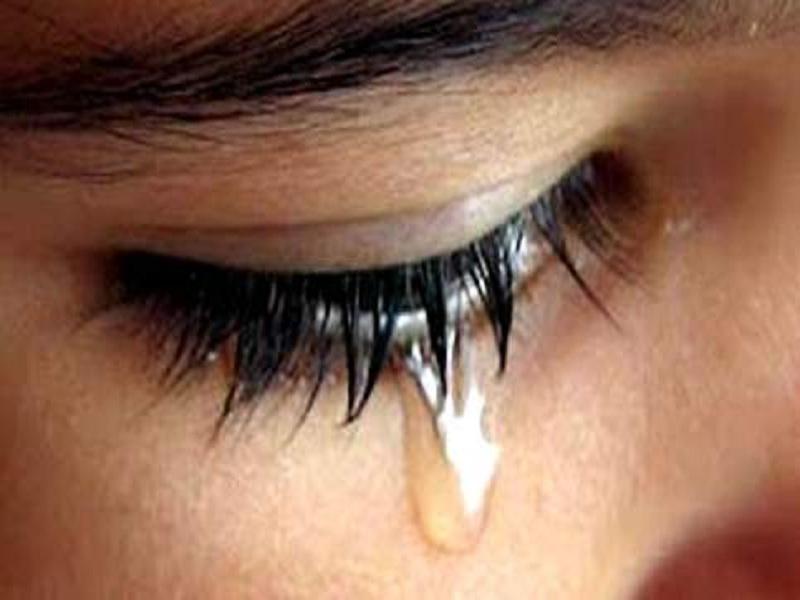 Ver lágrimas con microscopio revela increíbles hechos 