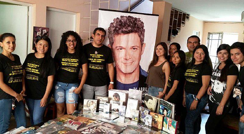 Alejandro Sanz: Fans le tienen esta sorpresa a su llegada a Lima    