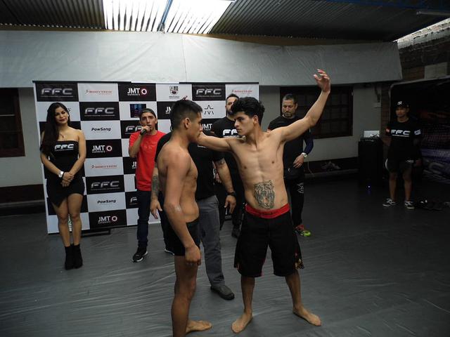 FFC realiza su 34 edición con peleas internacionales